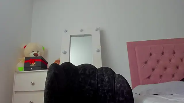 Snapshot of Lindsay-hii chatting on September 24, 6:44 pm Lindsay-hii online show from September 24, 6:44 pm