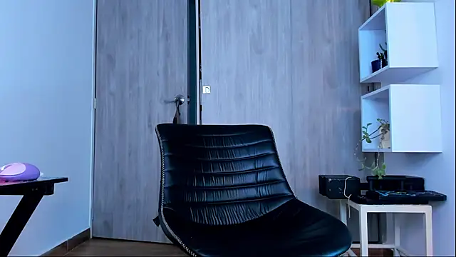 Snapshot of Ricardo_1998 chatting on February 13, 7:13 am Ricardo 1998 online show from February 13, 7:13 am