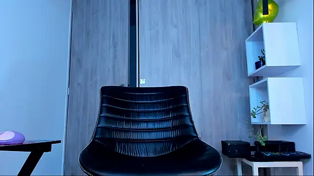 Snapshot of Ricardo_1998 chatting on February 15, 6:44 am Ricardo 1998 online show from February 15, 6:44 am