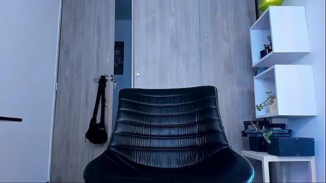 Snapshot of Ricardo_1998 chatting on February 16, 6:54 am Ricardo 1998 online show from February 16, 6:54 am