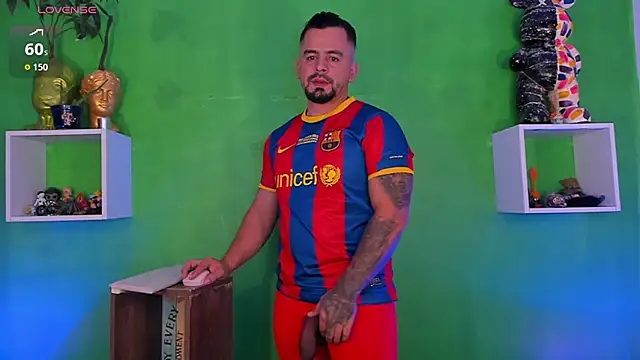 Snapshot of Ricardo_1998 chatting on November 23, 3:39 am Ricardo 1998 online show from November 23, 3:39 am