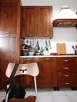 Snapshot of kittenpurrr chatting on December 17, 10:01 am kittenpurrr online show from December 17, 10:01 am