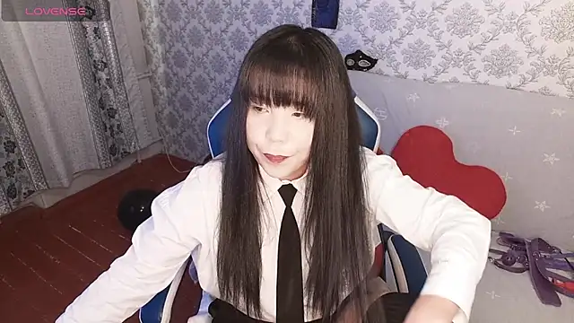 Snapshot of MissValday chatting on November 6, 5:19 am MissValday online show from November 6, 5:19 am