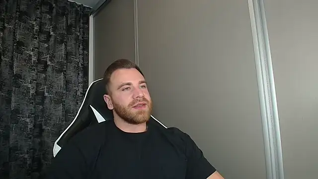 Snapshot of Thori92 chatting on October 29, 6:09 pm Thori92 online show from October 29, 6:09 pm