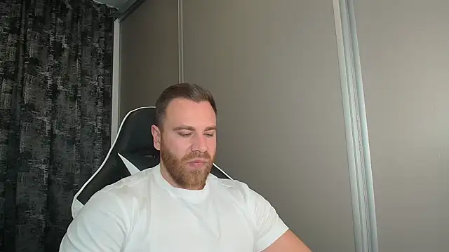 Snapshot of Thori92 chatting on November 1, 6:21 pm Thori92 online show from November 1, 6:21 pm