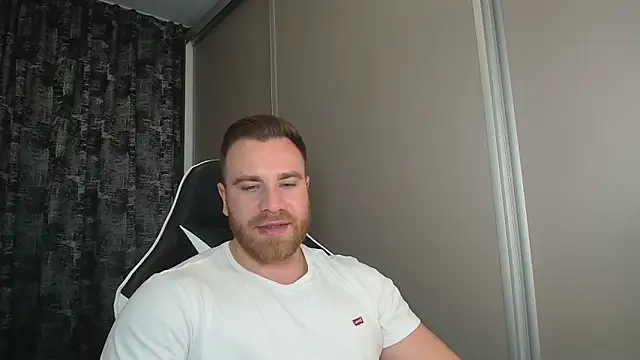 Snapshot of Thori92 chatting on November 12, 6:30 pm Thori92 online show from November 12, 6:30 pm