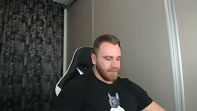 Snapshot of Thori92 chatting on November 15, 5:20 pm Thori92 online show from November 15, 5:20 pm