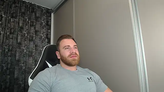 Snapshot of Thori92 chatting on November 18, 6:34 pm Thori92 online show from November 18, 6:34 pm