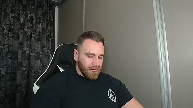 Snapshot of Thori92 chatting on November 23, 2:17 pm Thori92 online show from November 23, 2:17 pm