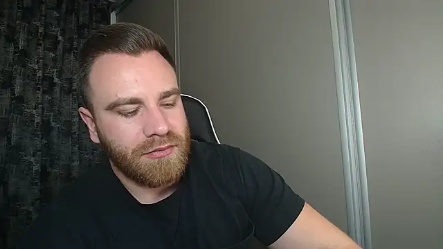 Snapshot of Thori92 chatting on November 27, 6:10 pm Thori92 online show from November 27, 6:10 pm