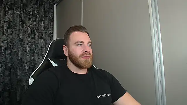 Snapshot of Thori92 chatting on December 2, 3:07 pm Thori92 online show from December 2, 3:07 pm