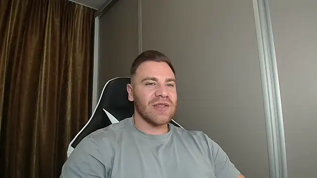 Snapshot of Thori92 chatting on December 19, 5:53 pm Thori92 online show from December 19, 5:53 pm