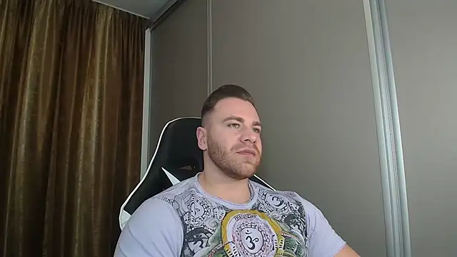 Snapshot of Thori92 chatting on December 20, 4:14 pm Thori92 online show from December 20, 4:14 pm