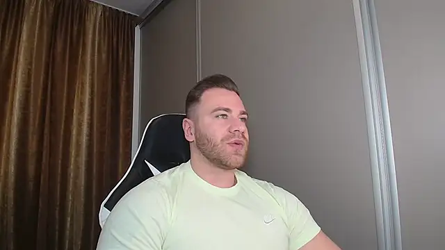 Snapshot of Thori92 chatting on December 21, 12:01 pm Thori92 online show from December 21, 12:01 pm