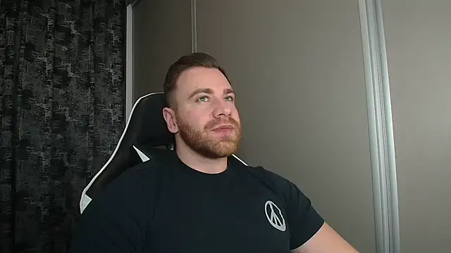 Snapshot of Thori92 chatting on January 6, 6:00 pm Thori92 online show from January 6, 6:00 pm