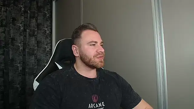 Snapshot of Thori92 chatting on January 7, 4:20 pm Thori92 online show from January 7, 4:20 pm