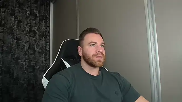 Snapshot of Thori92 chatting on January 9, 5:37 pm Thori92 online show from January 9, 5:37 pm