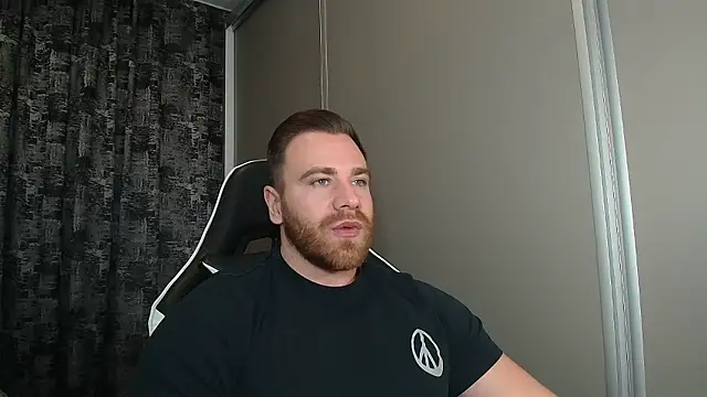 Snapshot of Thori92 chatting on January 11, 2:33 pm Thori92 online show from January 11, 2:33 pm