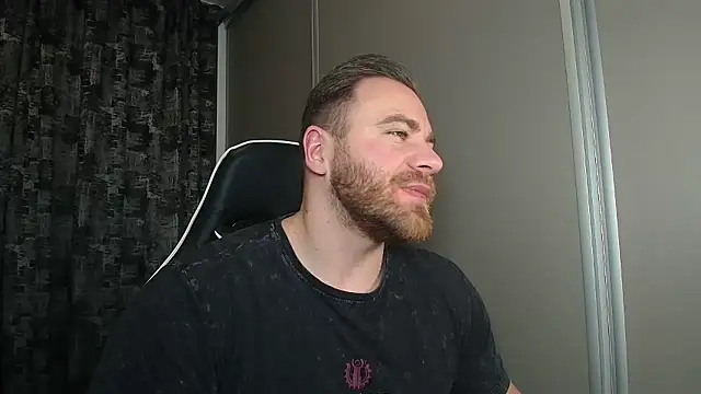 Snapshot of Thori92 chatting on January 13, 5:07 pm Thori92 online show from January 13, 5:07 pm