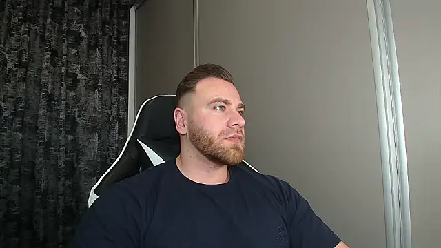 Snapshot of Thori92 chatting on January 14, 5:40 pm Thori92 online show from January 14, 5:40 pm