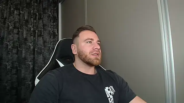 Snapshot of Thori92 chatting on January 16, 5:28 pm Thori92 online show from January 16, 5:28 pm