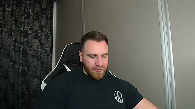 Snapshot of Thori92 chatting on February 2, 5:11 pm Thori92 online show from February 2, 5:11 pm