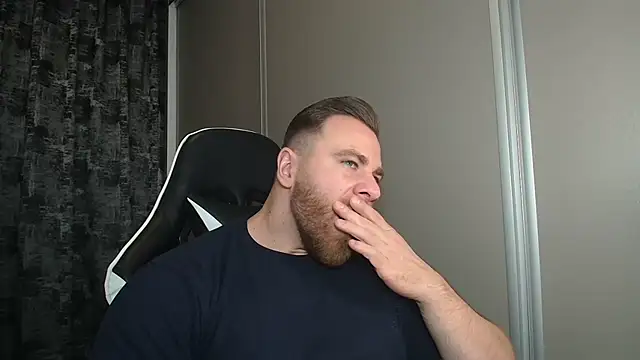 Snapshot of Thori92 chatting on February 3, 6:24 pm Thori92 online show from February 3, 6:24 pm