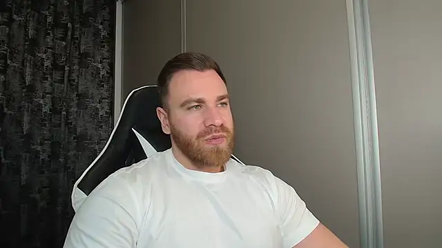 Snapshot of Thori92 chatting on February 7, 5:16 pm Thori92 online show from February 7, 5:16 pm