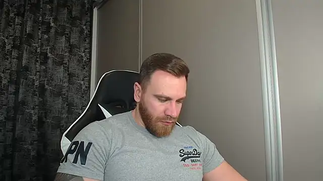 Snapshot of Thori92 chatting on February 10, 7:29 pm Thori92 online show from February 10, 7:29 pm