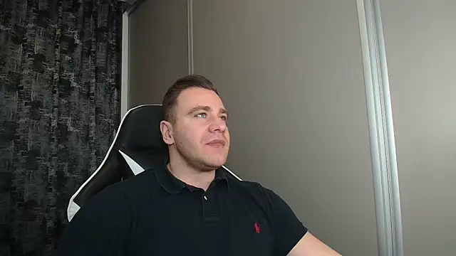 Snapshot of Thori92 chatting on February 23, 4:26 pm Thori92 online show from February 23, 4:26 pm