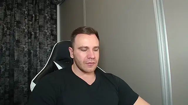 Snapshot of Thori92 chatting on February 26, 5:12 pm Thori92 online show from February 26, 5:12 pm