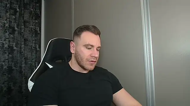 Snapshot of Thori92 chatting on March 1, 11:56 am Thori92 online show from March 1, 11:56 am