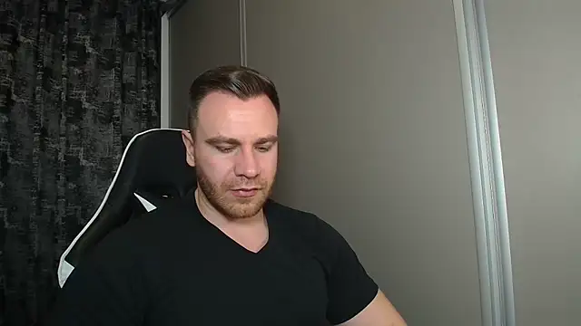 Snapshot of Thori92 chatting on March 5, 5:31 pm Thori92 online show from March 5, 5:31 pm