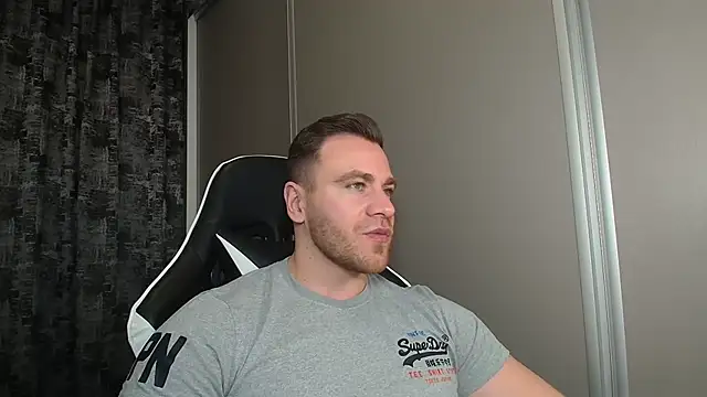 Snapshot of Thori92 chatting on March 6, 5:09 pm Thori92 online show from March 6, 5:09 pm