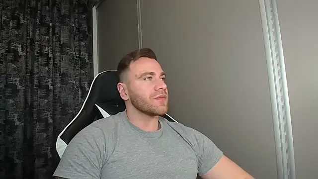 Snapshot of Thori92 chatting on March 14, 4:34 pm Thori92 online show from March 14, 4:34 pm