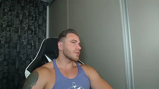 Snapshot of Thori92 chatting on July 7, 5:17 pm Thori92 online show from July 7, 5:17 pm