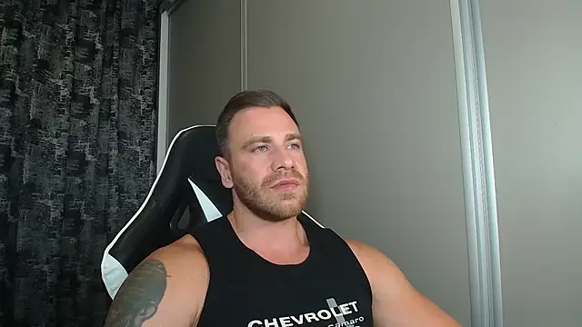 Snapshot of Thori92 chatting on July 13, 6:44 pm Thori92 online show from July 13, 6:44 pm