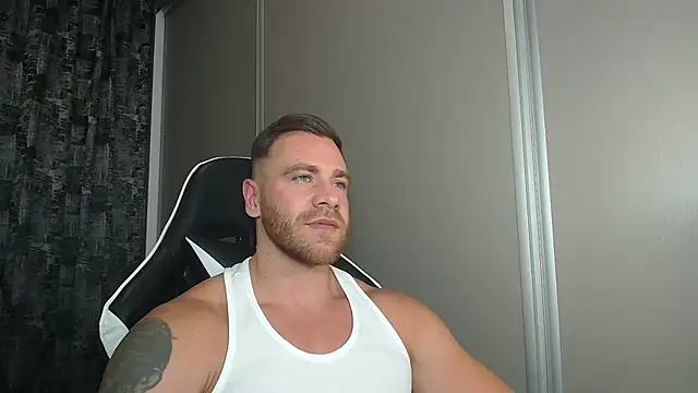 Snapshot of Thori92 chatting on July 17, 8:35 pm Thori92 online show from July 17, 8:35 pm