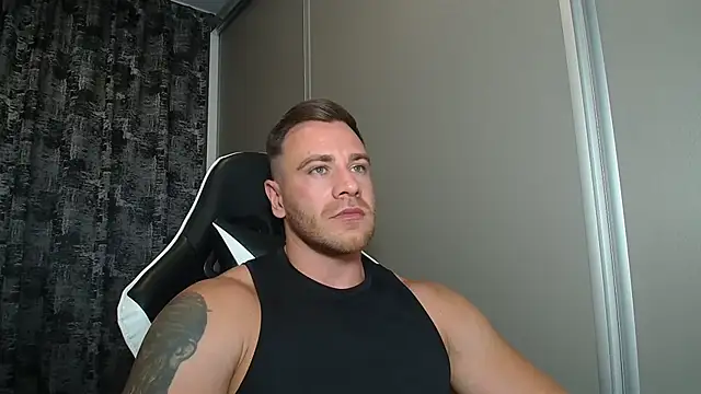 Snapshot of Thori92 chatting on July 31, 5:34 pm Thori92 online show from July 31, 5:34 pm