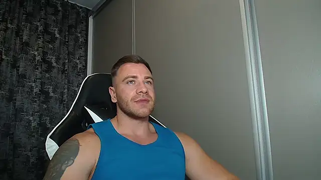 Snapshot of Thori92 chatting on August 1, 6:29 pm Thori92 online show from August 1, 6:29 pm