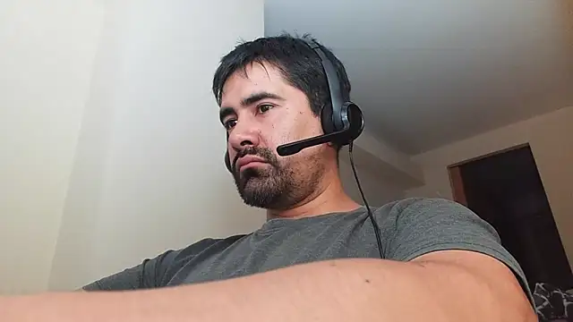 VonDoomdelToro online show from February 14, 1:45 am