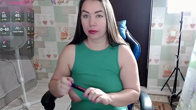 Snapshot of Korolek12 chatting on July 15, 3:23 am Korolek12 online show from July 15, 3:23 am