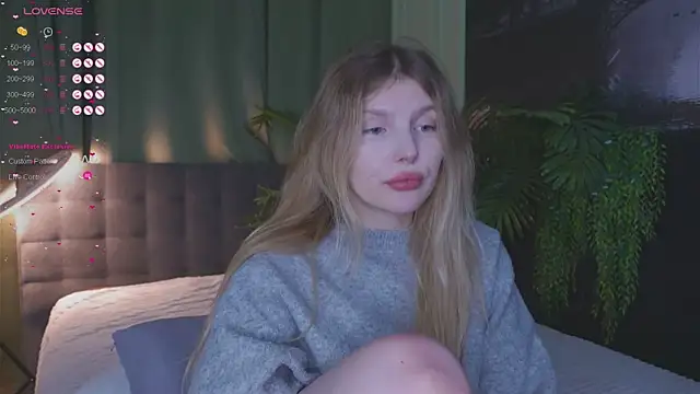 Snapshot of _aleksa_ chatting on December 4, 12:36 pm  aleksa  online show from December 4, 12:36 pm