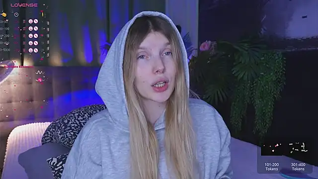 Snapshot of _aleksa_ chatting on December 6, 8:59 am  aleksa  online show from December 6, 8:59 am