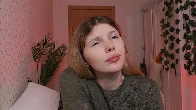 Snapshot of _aleksa_ chatting on December 8, 7:47 am  aleksa  online show from December 8, 7:47 am