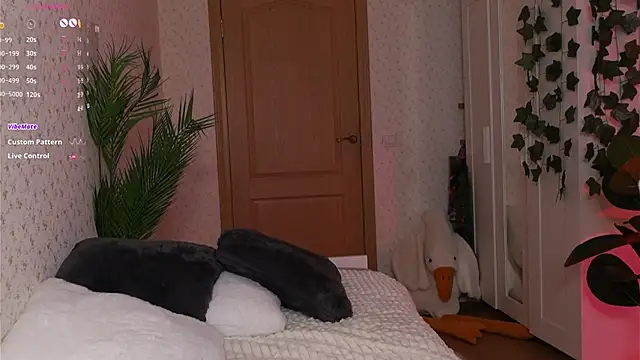 Snapshot of _aleksa_ chatting on December 12, 6:53 pm  aleksa  online show from December 12, 6:53 pm