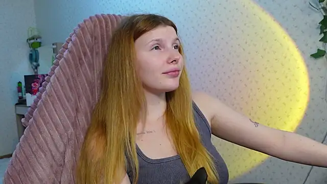 Snapshot of _aleksa_ chatting on March 9, 5:17 pm  aleksa  online show from March 9, 5:17 pm