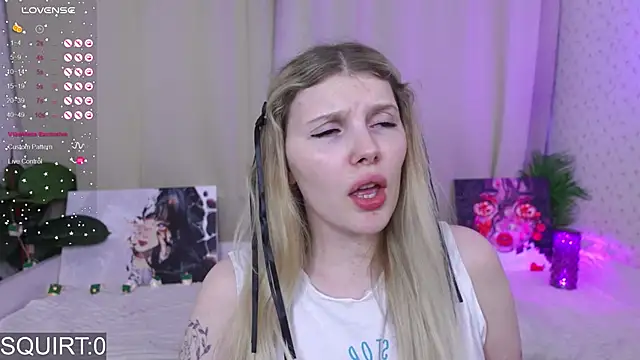 Snapshot of _aleksa_ chatting on September 17, 5:25 pm  aleksa  online show from September 17, 5:25 pm