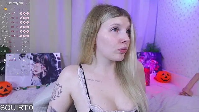 Snapshot of _aleksa_ chatting on September 26, 5:39 pm  aleksa  online show from September 26, 5:39 pm