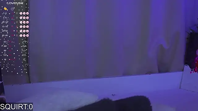 Snapshot of _aleksa_ chatting on October 4, 4:38 pm  aleksa  online show from October 4, 4:38 pm